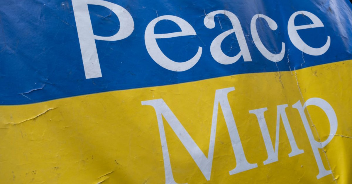 Вадим Денисенко У справедливий мир  не вірять, від капітуляції відмовляються (соціологія)
